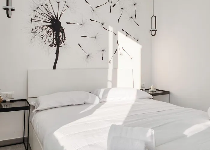 Stylish Flat Porta Venezia - Fast Wifi, Ac, Metro 1 Milano