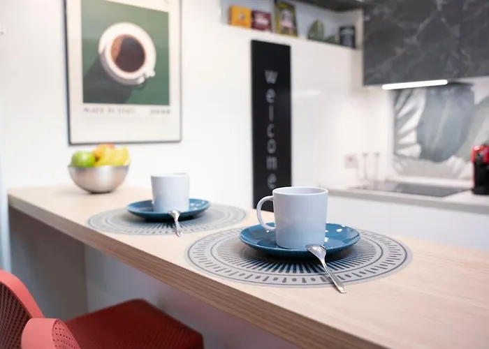 3-bedroom Design House San Babila-tricolore-m4 Апартаменты