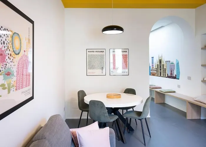 3-bedroom Design House San Babila-tricolore-m4 * Милан