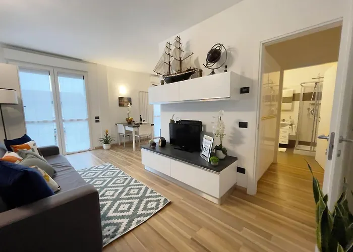 Chic Apt Near Piazza Duomo, Milan * 米兰