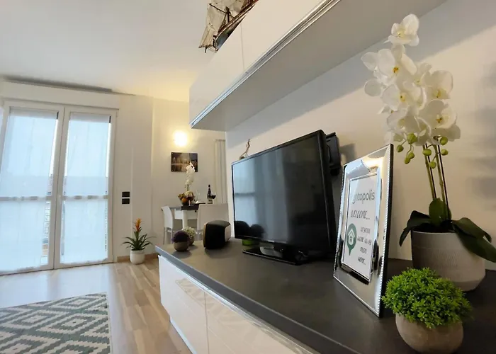Chic Apt Near Piazza Duomo, Milan 公寓 *