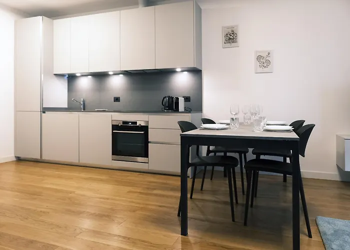 דירה Comecasa Modern Terraced & Palestra מילאנו