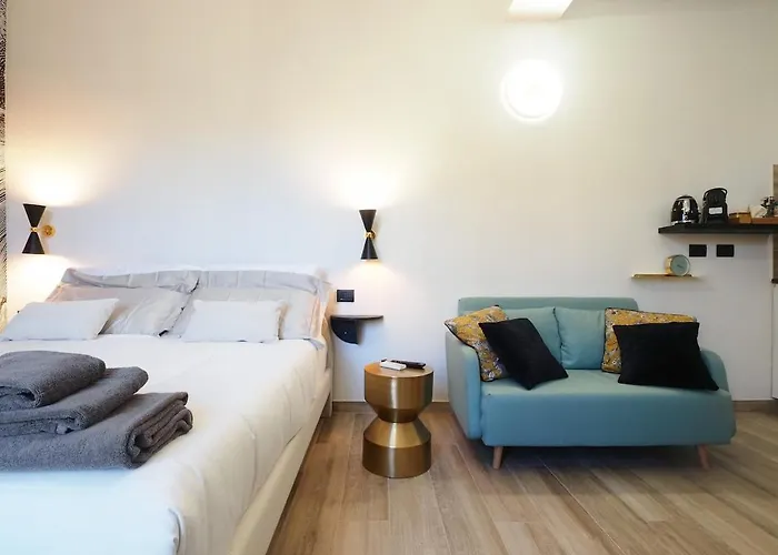 54 - Cozy - Near Metro Apartament