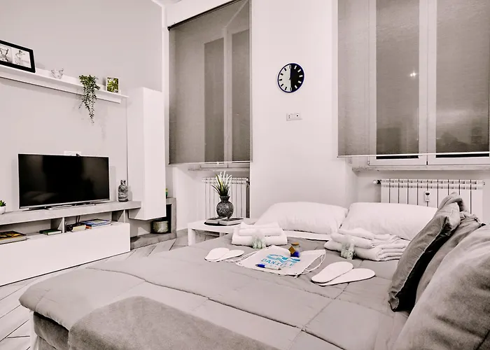 Wonderful Near Station - Daniele Apartamento Milán