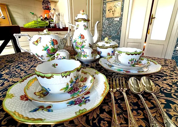 Charming Elegant In Historic Art Nouveau Building, Bed & Breakfast 3*