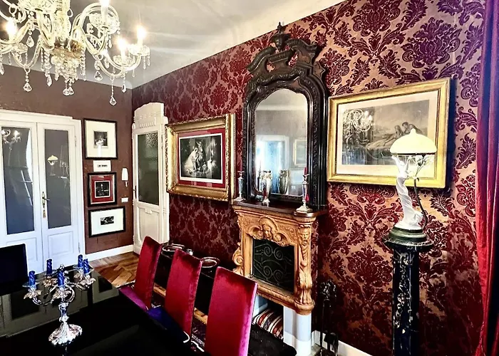 Charming Elegant In Historic Art Nouveau Building, Bed & Breakfast