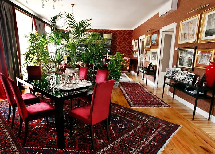 Charming Elegant In Historic Art Nouveau Building, Bed & Breakfast 3*