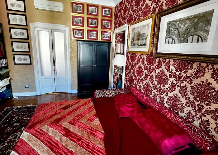Charming Elegant In Historic Art Nouveau Building, 3* Milán