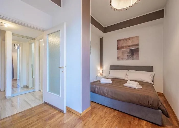 Elegante Attico Con Terrazzo Esclusivo ميلان