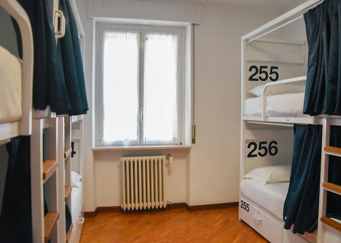 Hostel Bovisa Urban Garden Mediolan