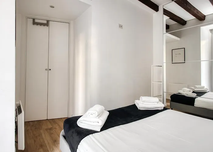公寓 Just Urban - Cozy 1-br In Center - Steps M2 And M4 Metro
