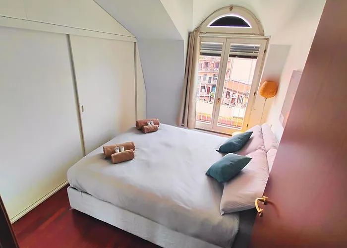 아파트 Urban Attic Isola District