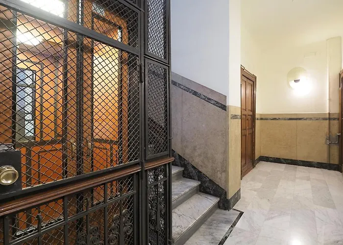 Contempora - Charming One-bedroom Retreat Steps From Life Apartment