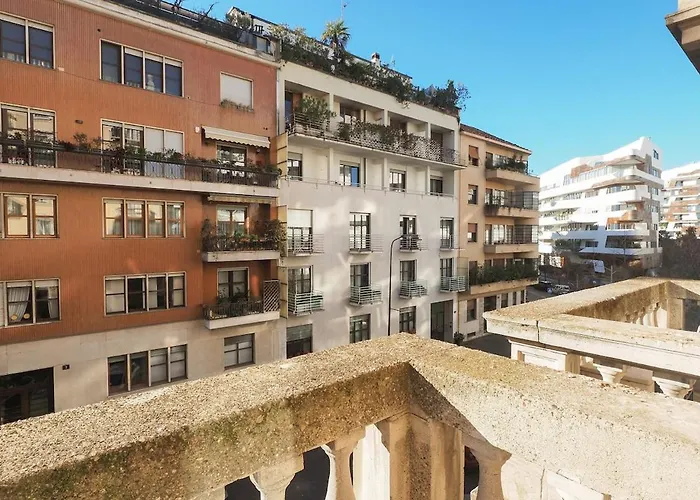 Contempora - Charming One-bedroom Retreat Steps From Life Apartment *