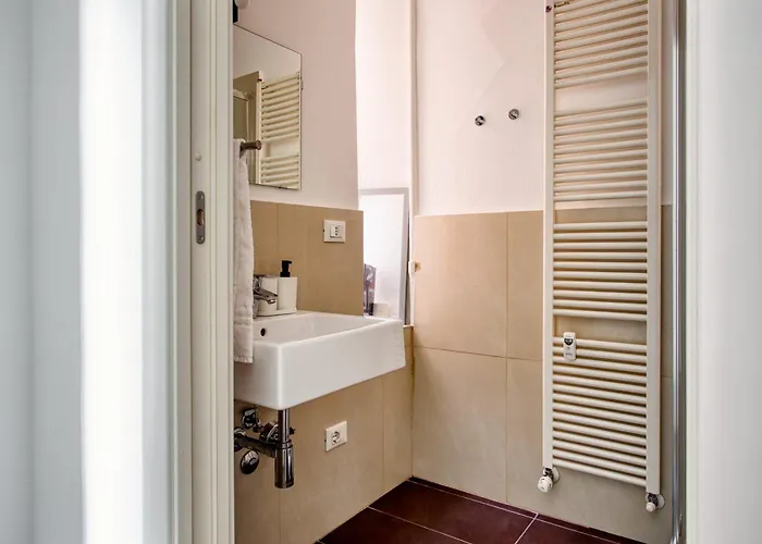 Daire Joivy Cosy 3br Flat In The Centre Of Milano