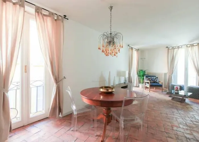 Hozyhome Brera Apartment