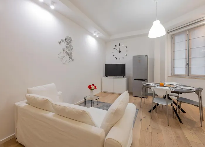 Longhena, 7 - Total White Milan