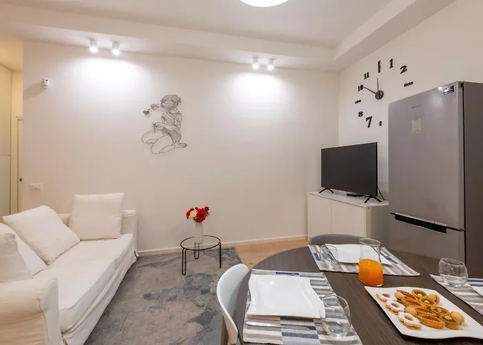 Longhena, 7 - Total White Apartment