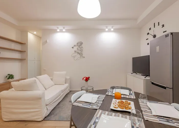 Longhena, 7 - Total White Milan