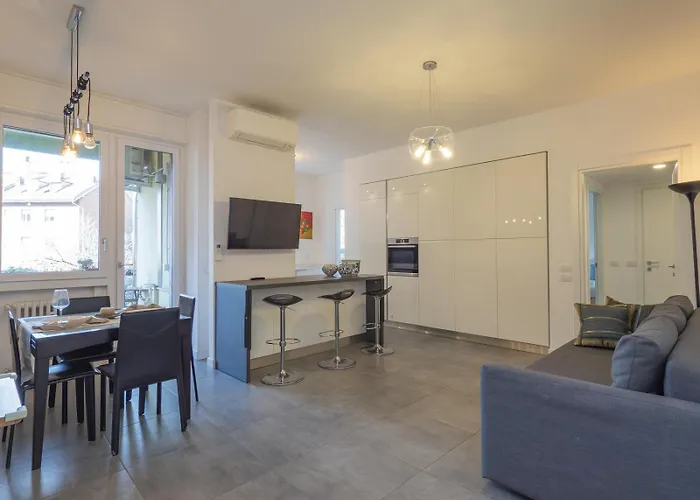 San Siro - Modern & Stylish 3 Bedroom With 2 Balconies Lotto Mm1-mm5 By Rentopolis Apartman *
