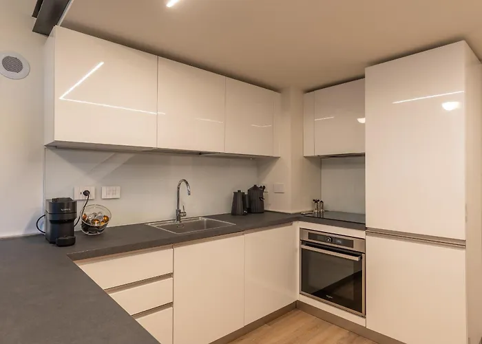 Citylife Elegant Escape Апартаменты *