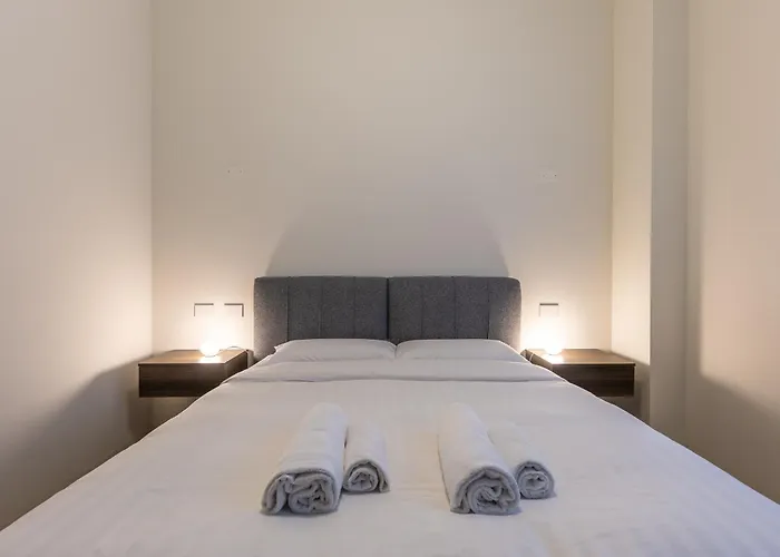 Апартаменты Citylife Elegant Escape *