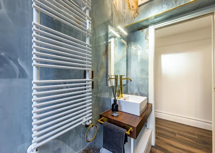 Apartment Station, Luxury & Modern With Comfort! Milan