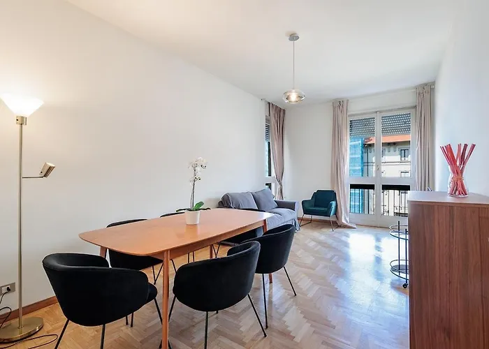 Station 3 Bedrooms & 2 Bathrooms - B *