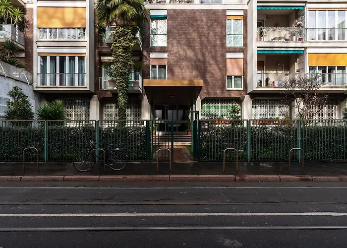 Youhosty - 2 Bedroom Porta Venezia * Milano