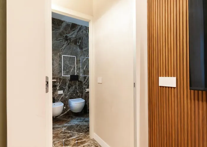 Youhosty - 2 Bedroom Porta Venezia Daire