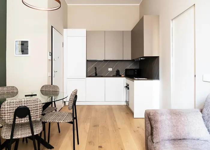Youhosty - 2 Bedroom Porta Venezia Daire Milano