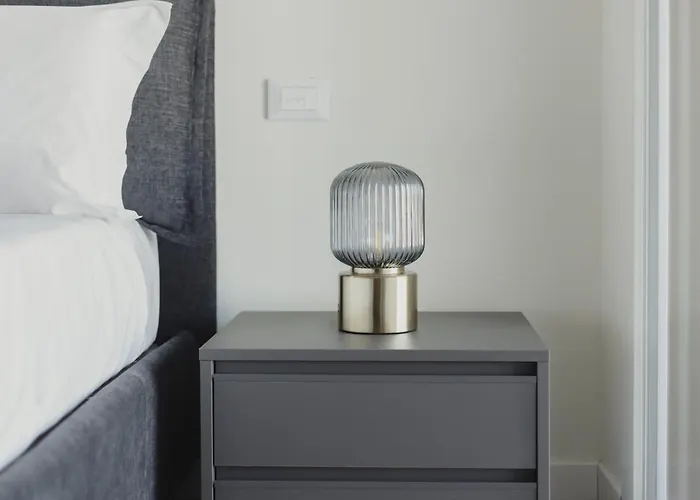 Gohost - Modern And Bright With Terrace And Balcony شقة