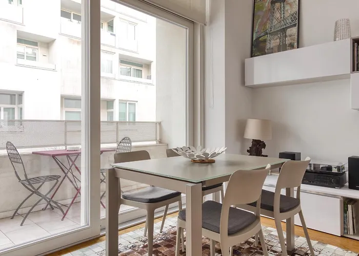 Modern Retreat In The Heart Of アパート