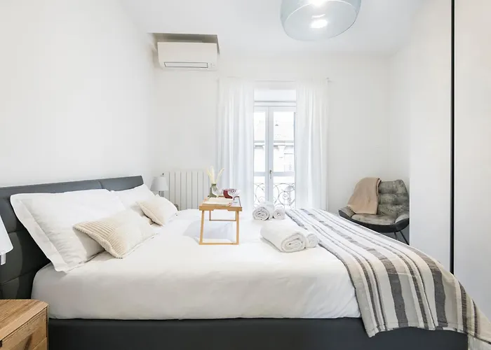 Apartment Easylife - - Lecco 18d - Porta Venezia