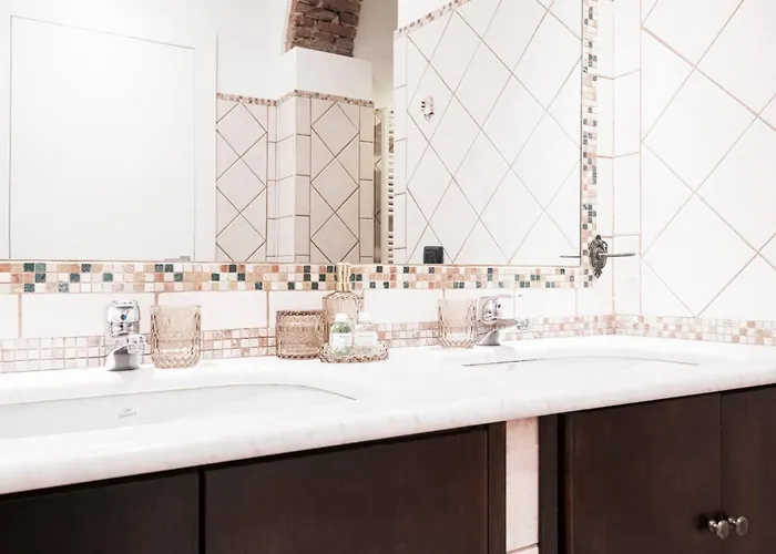 Easylife - - Lecco 18d - Porta Venezia Apartment *