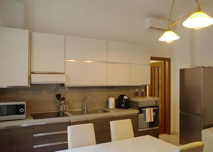 Bwr - Two-room Near The Station, Venini Milán