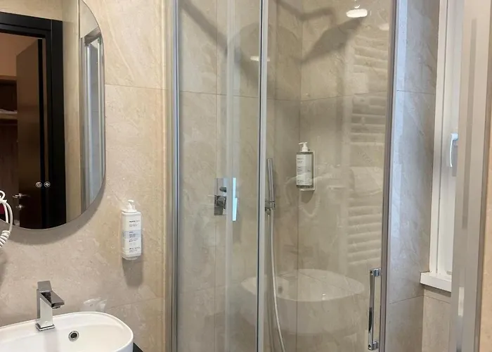 Station Group - Via Ponte Seveso 18 Vendégház