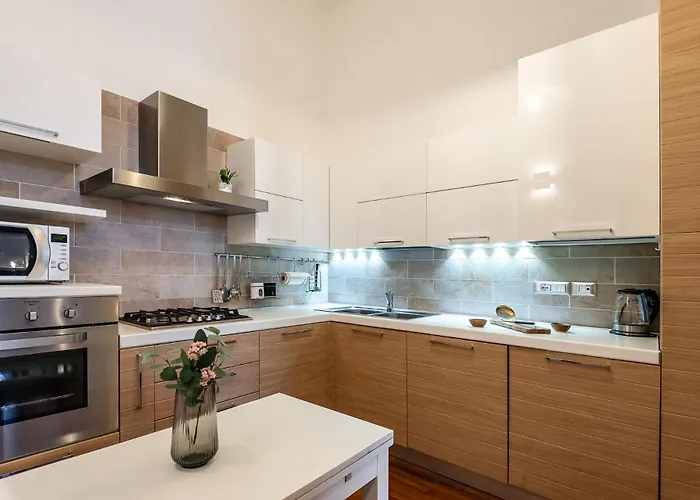 Stayeasy Montenero48 - Portaromana Center Apartament *