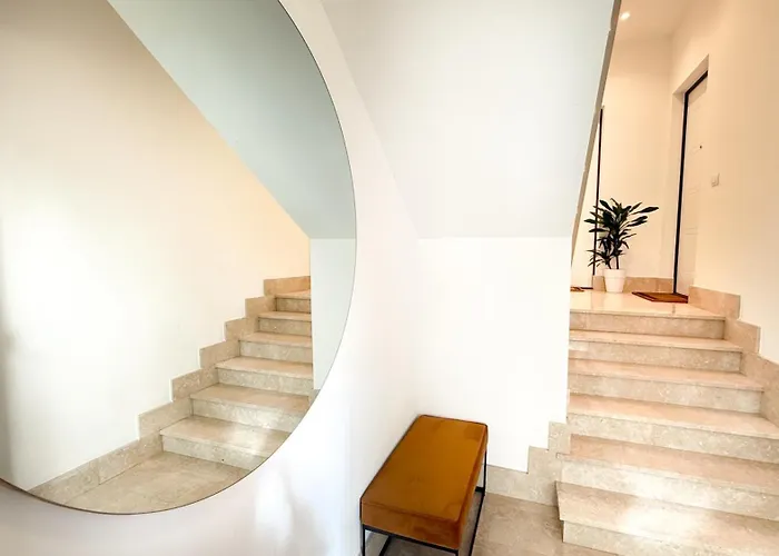 Teodorico Apartments - Quiet Garden View Apartment With Parking Apartament Mediolan