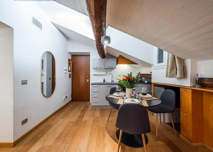 Lejlighed The Mirror Attic - Moscova Brera *