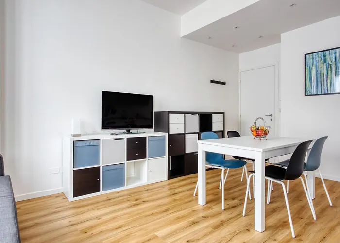 Easylife - - Pola6 - Isola * Milan