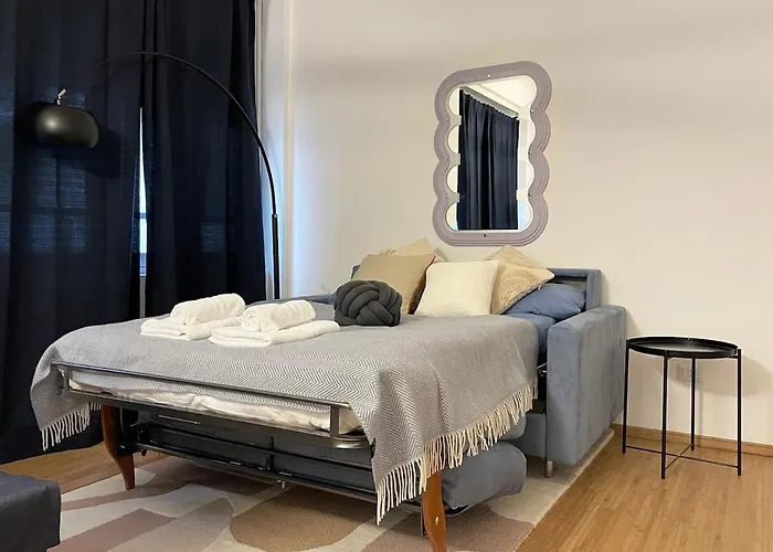 Eleganza Milanese Near Duomo & Metro Apartment Milan