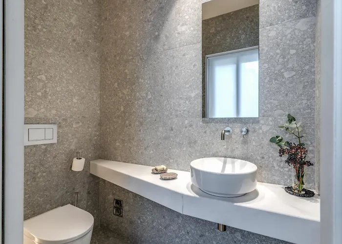 Seety Duomo Милан