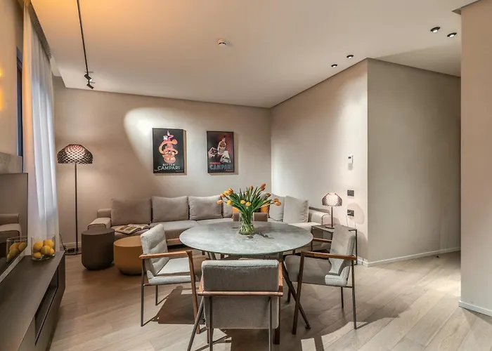 Seety Duomo Милан