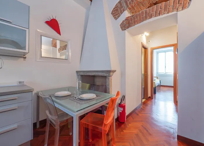 Xenia - Historic Two-room In Navigli Area Milano