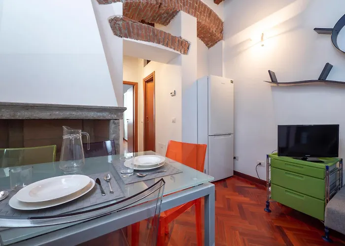 Xenia - Historic Two-room In Navigli Area Appartamento