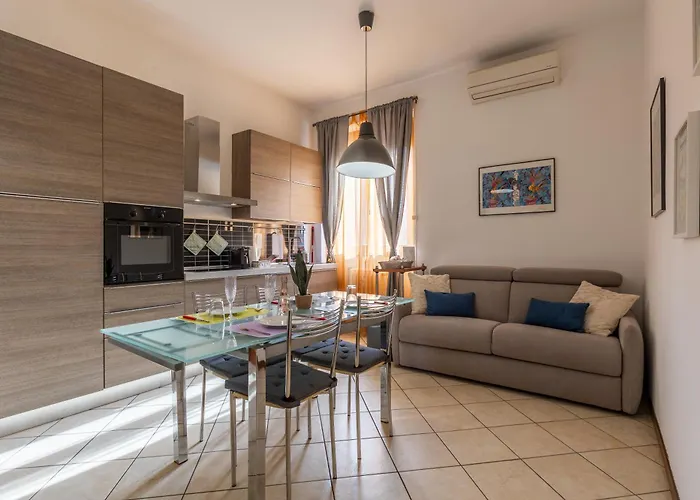 Mart House - Zona Navigli - Vicino Metro Appartamento