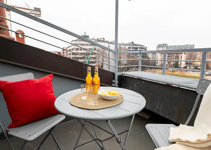 Large & Comfy - A Few Steps From The Duomo Daire Milano