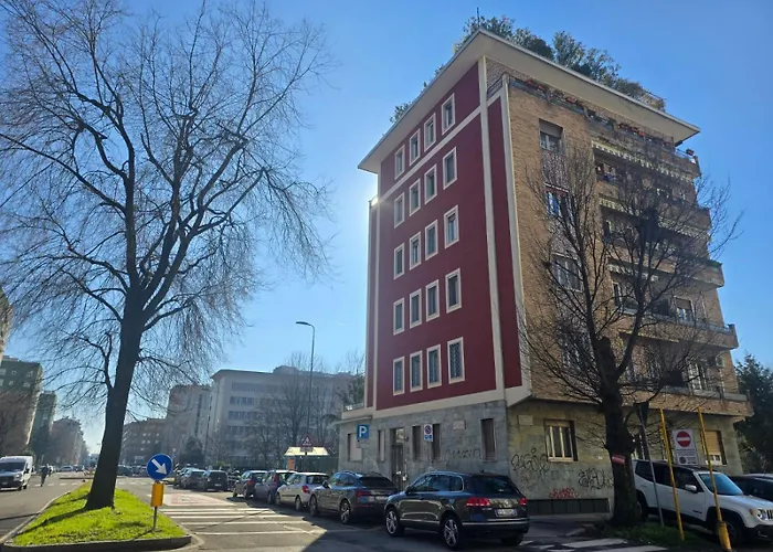 Tolstoi 83 *