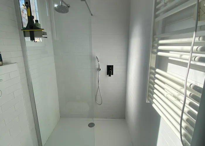 Bright 21 Station Milan